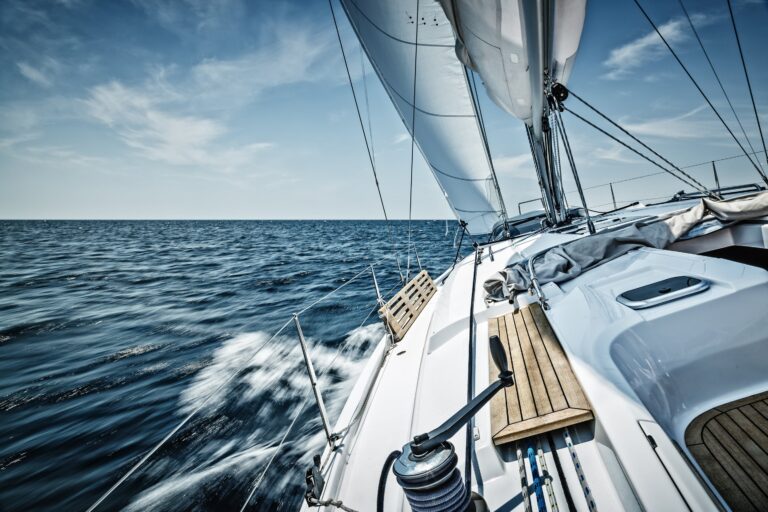 Descubre Croacia desde el Mar: Consejos para Alquilar tu Barco Ideal